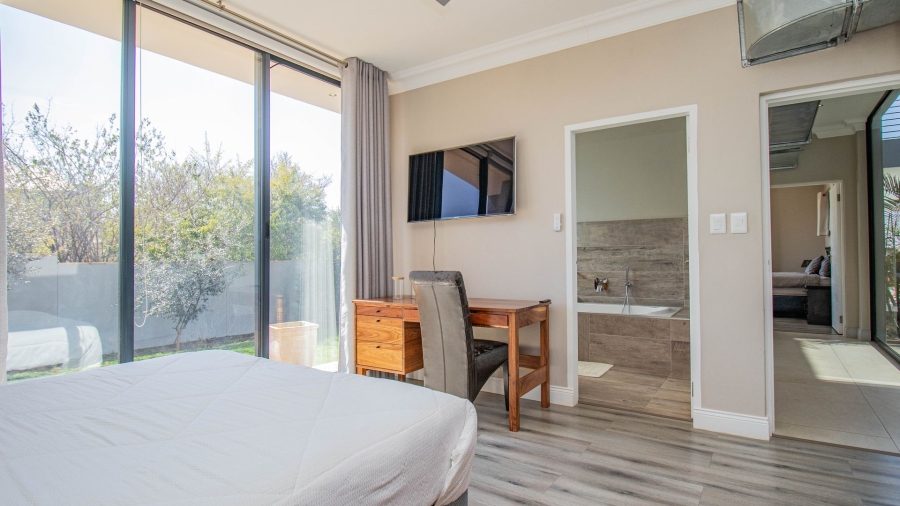 5 Bedroom Property for Sale in The Coves North West
